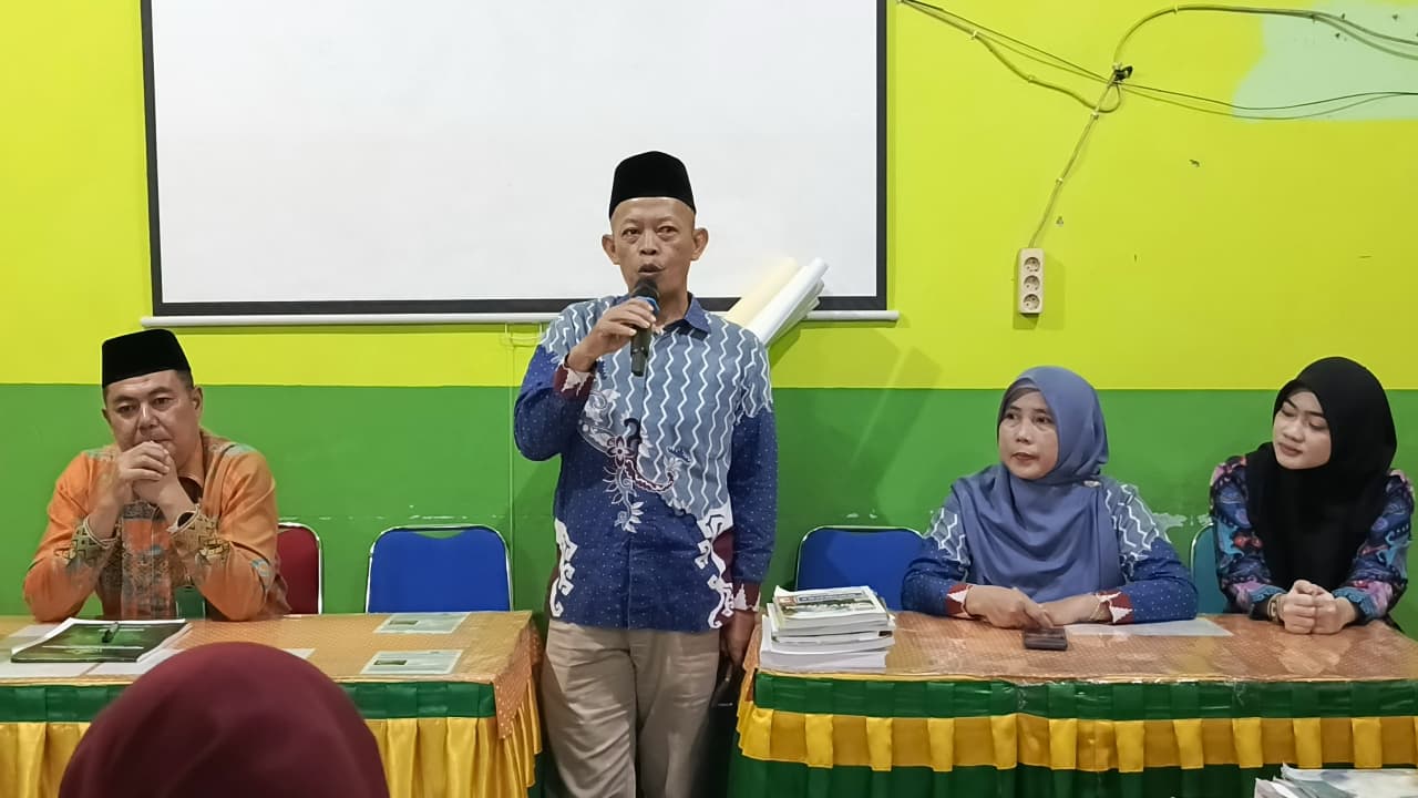 D'oa Bersama Warnai Kebersamaan Keluarga Besar MTsN 1 Bandar Lampung