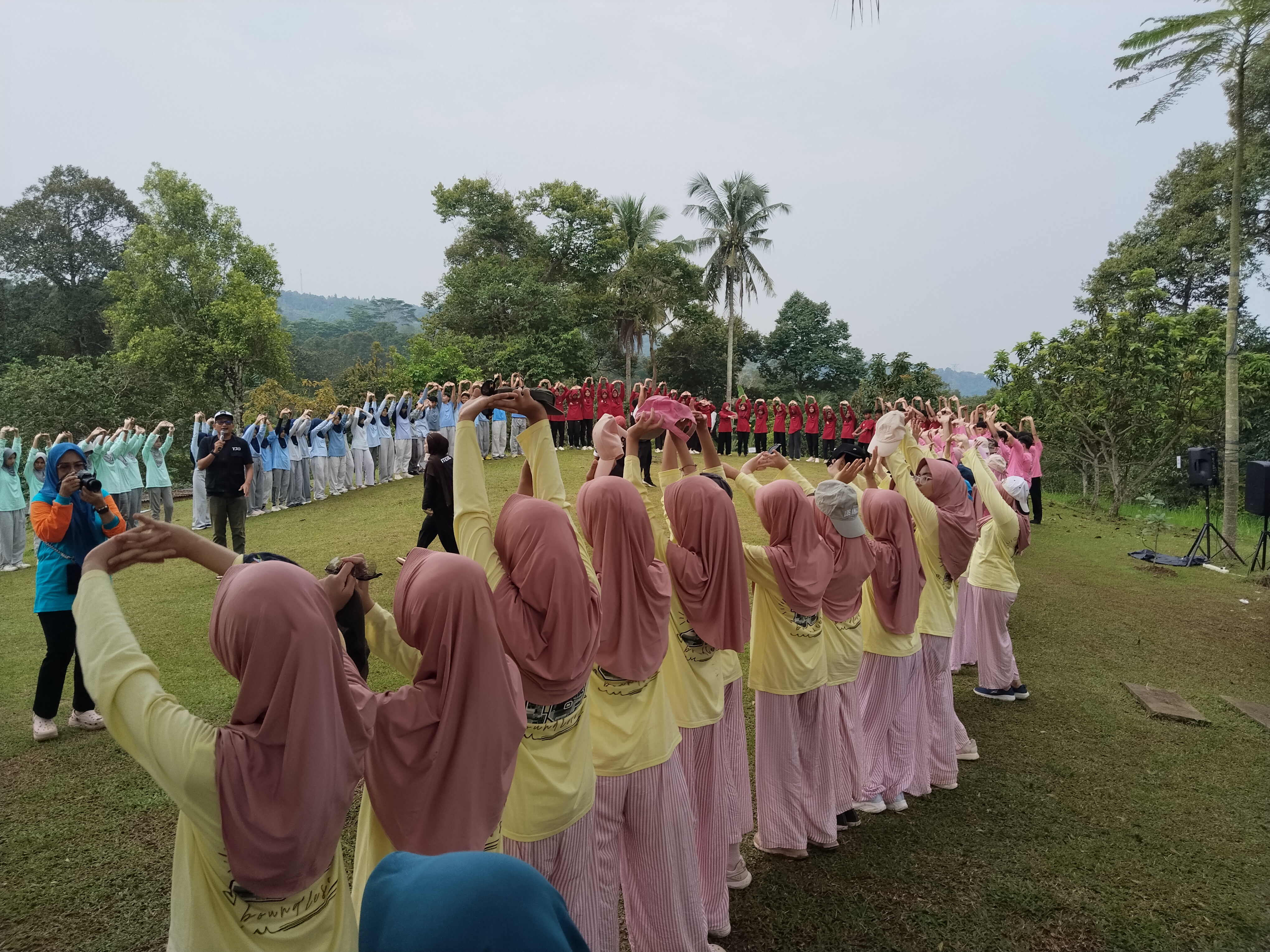 MTsN 1 Bandar Lampung Gelar Hari Kedua Outbond Kelas 9 Unggul di Savana Agro