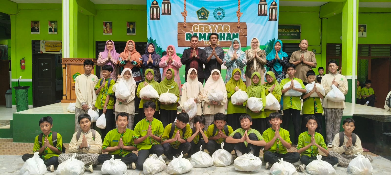 OSIS MTsN 1 Bandar Lampung Gelar Kegiatan Berbagi di Bulan Penuh Berkah