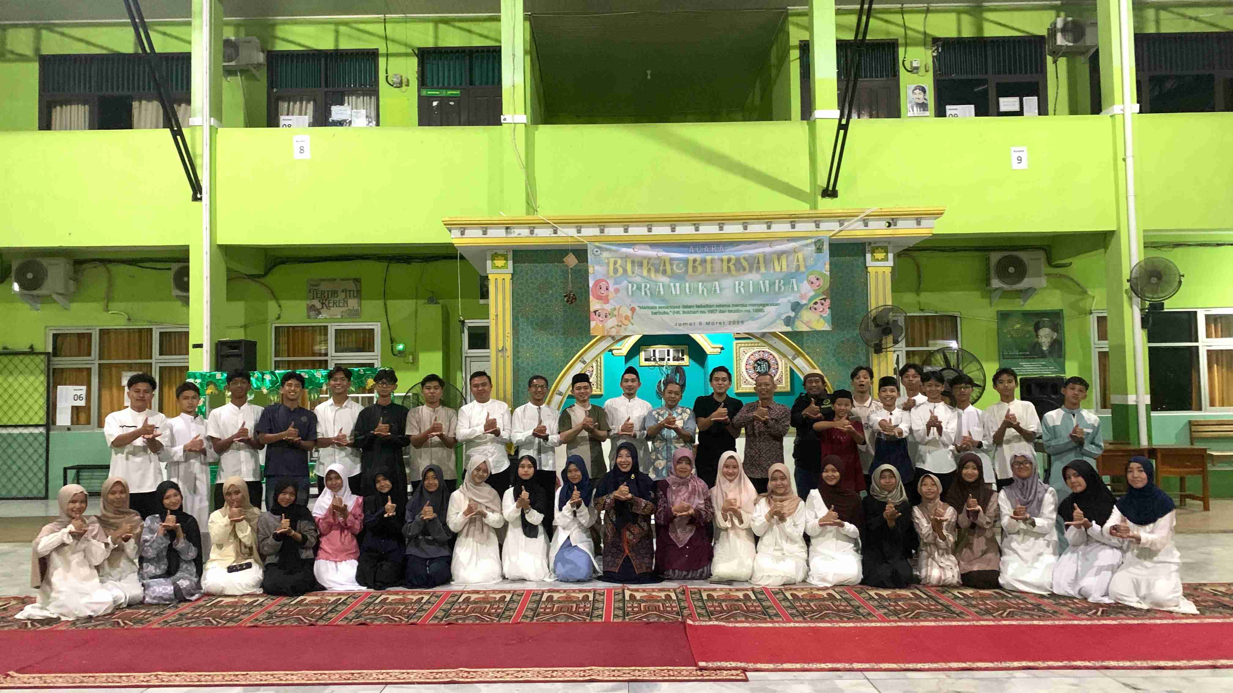 Pramuka MTsN 1 Bandar Lampung Gelar Buka Puasa Bersama, Tugiyo Wakili Kepala Madrasah Buka Acara