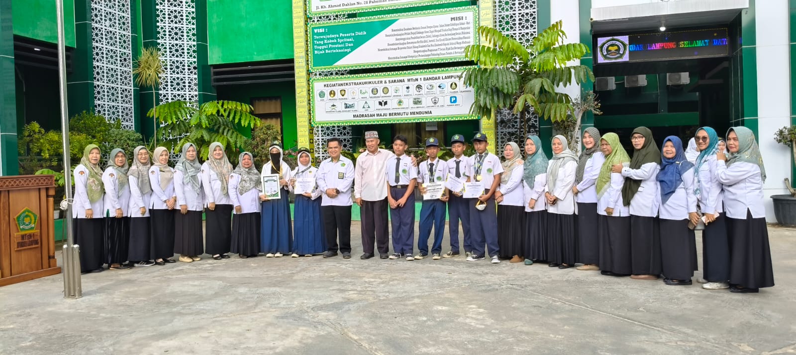 Prestasi Terus Mengalir, Siswa MTsN 1 Bandar Lampung Kembali Raih Juara