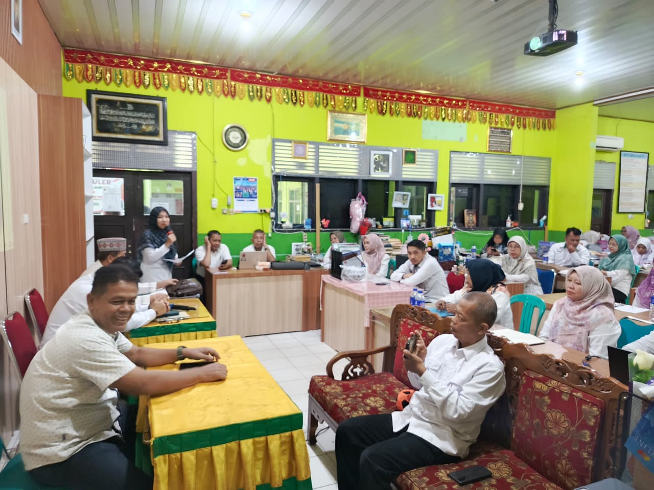 RAPAT DINAS AGUSTUS MTs N 1 BANDAR LAMPUNG BAHAS KINERJA, KEDISIPLINAN, DAN PROGRAM MADRASAH