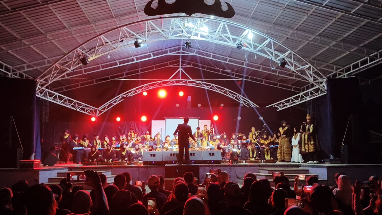 Tampil Apik dan Memukau; MTsN 1 Bandar Lampung Berkolaborasi dengan MIN 1 Bandar Lampung Sukses Meriahkan Konser Jumper 2026